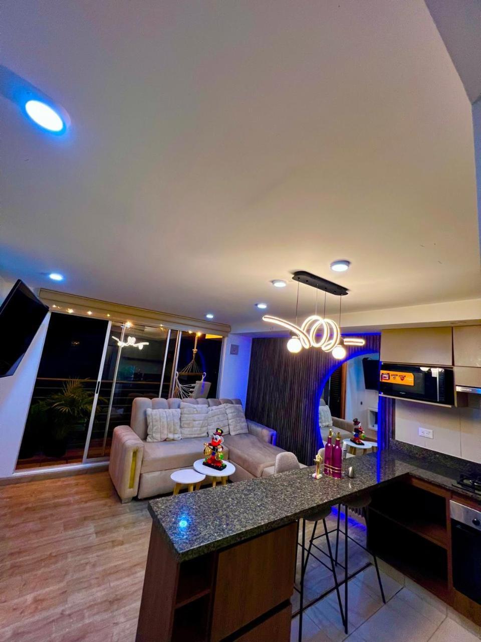 Apartment De Lujo A 10minutos Del Aeropuerto Y Embajada Bogota